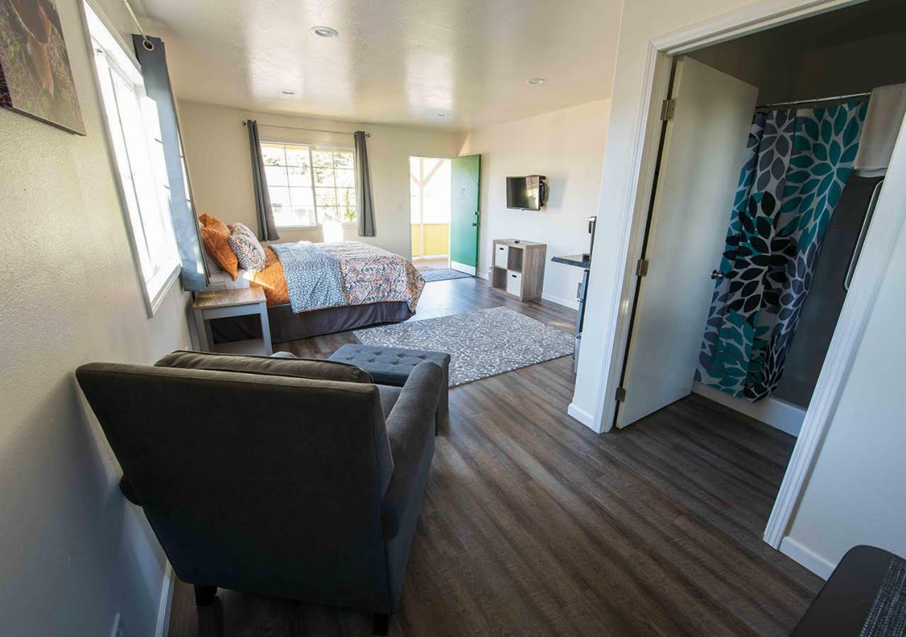 Pacific City Inn Εξωτερικό φωτογραφία